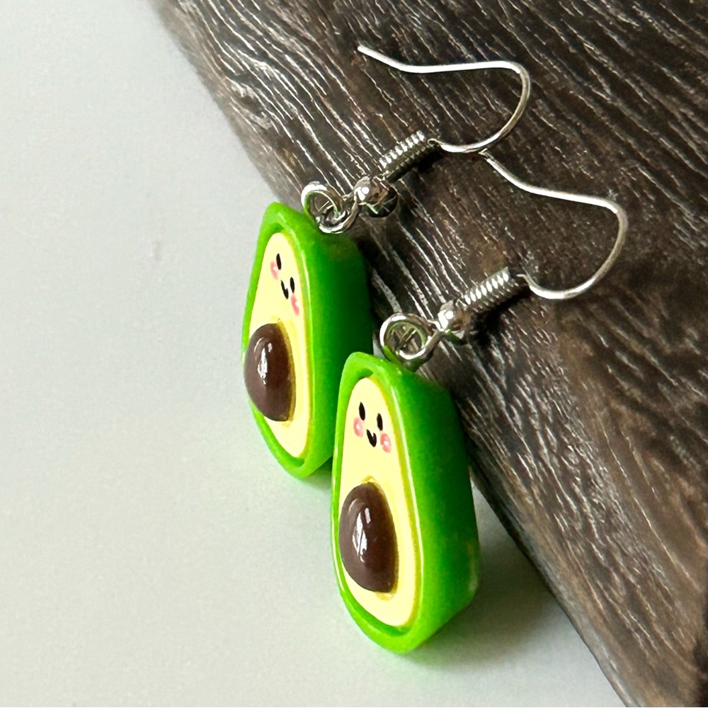 🌸Cute Fun Avacado Lovers Dangle Earrings - Picture 4 of 7